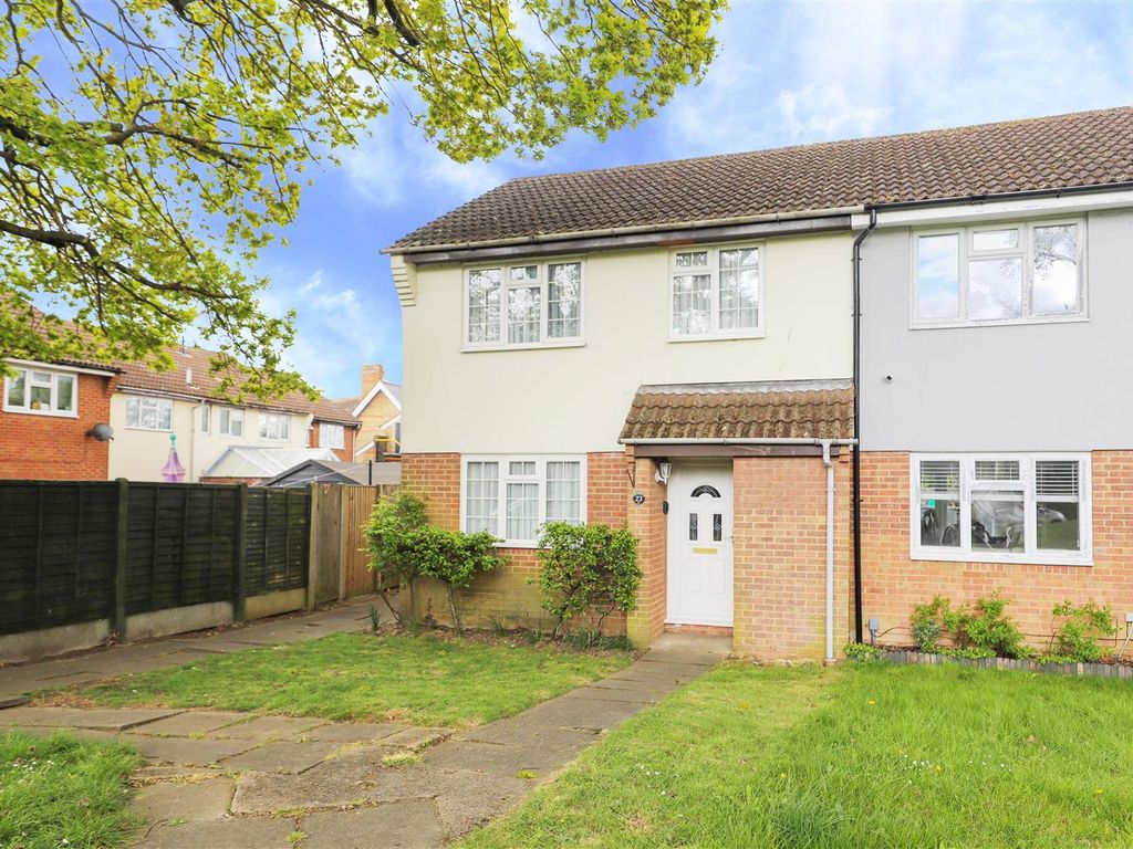 3 bed end terrace house for sale in Brambles Farm Drive, Hillingdon