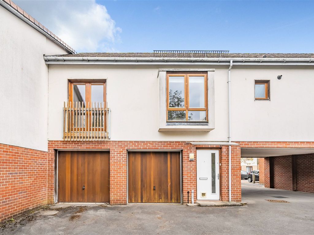 1 bed terraced house for sale in Great Mead, Chippenham SN15, £165,000