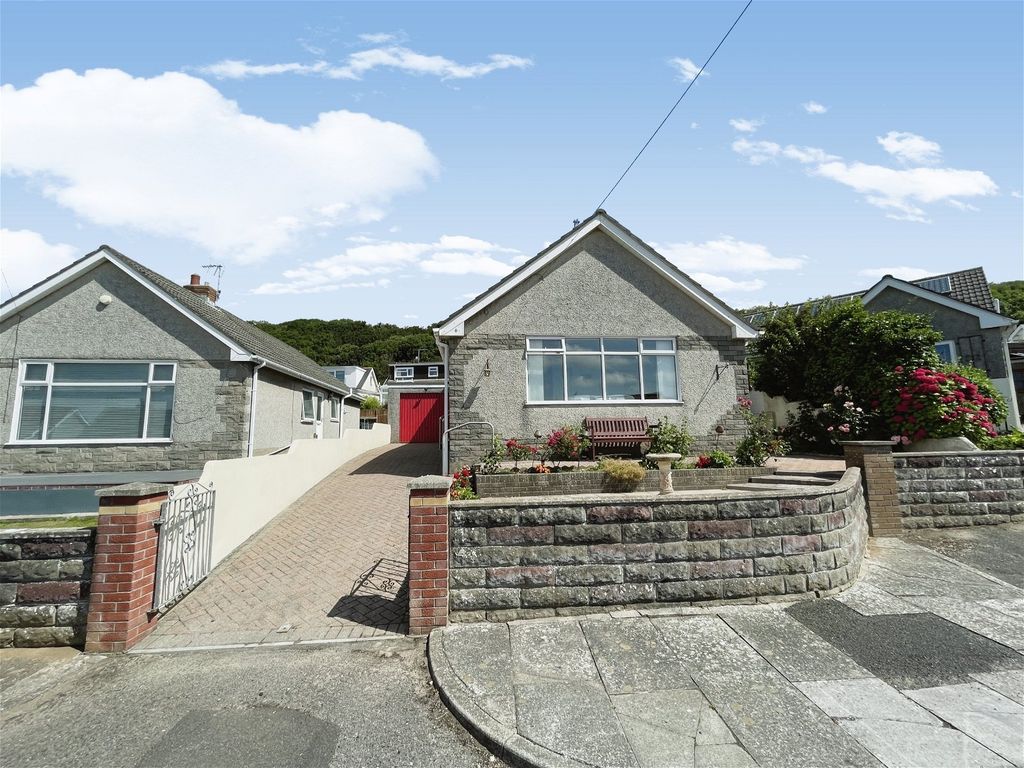 3 bed bungalow for sale in Willow Close, Porthcawl CF36, £325,000 Zoopla