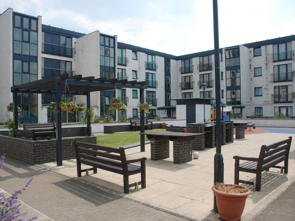 Shaftesbury Place, Earls Court, London W14