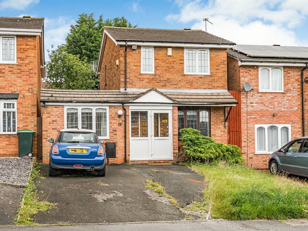 3 bed detached house for sale in Sidaway Close, Rowley Regis B65, £