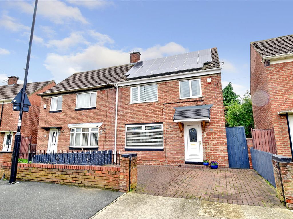 3 bed semidetached house for sale in Conway Road, Hylton Castle