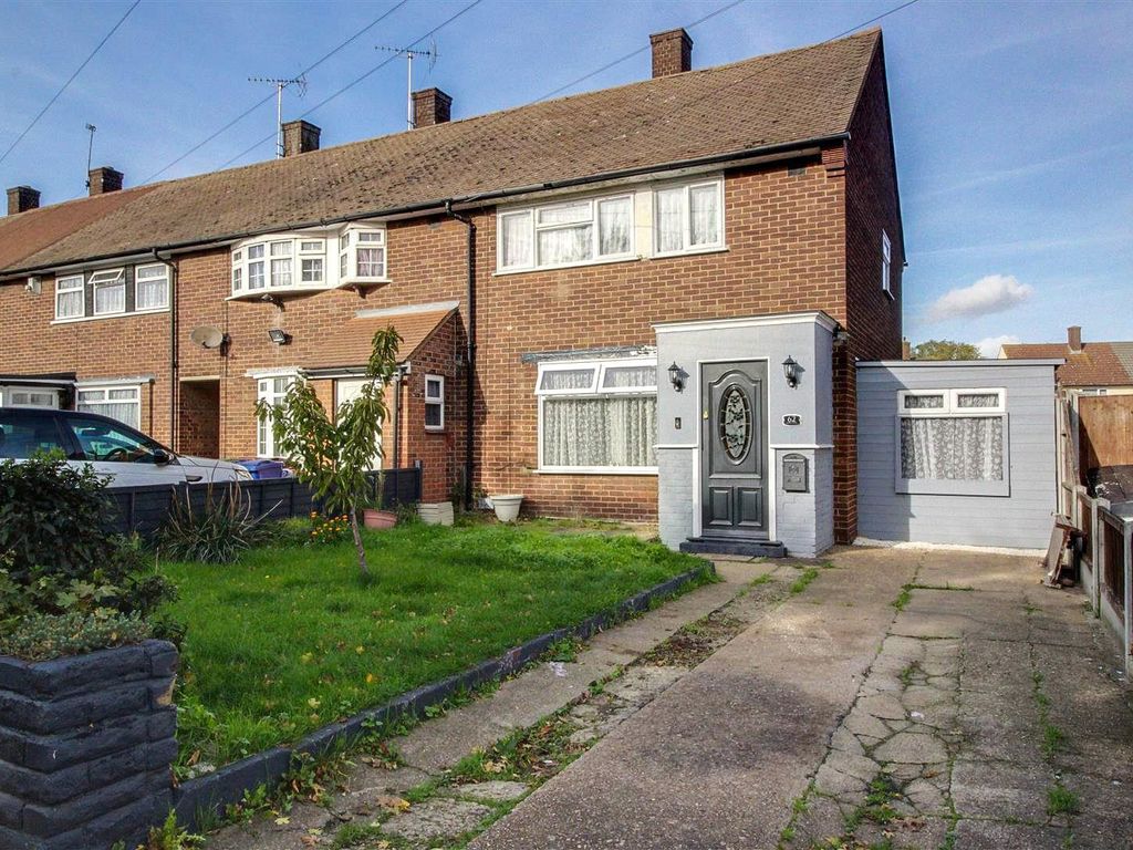 3 bed end terrace house for sale in Fortin Close, South Ockendon RM15