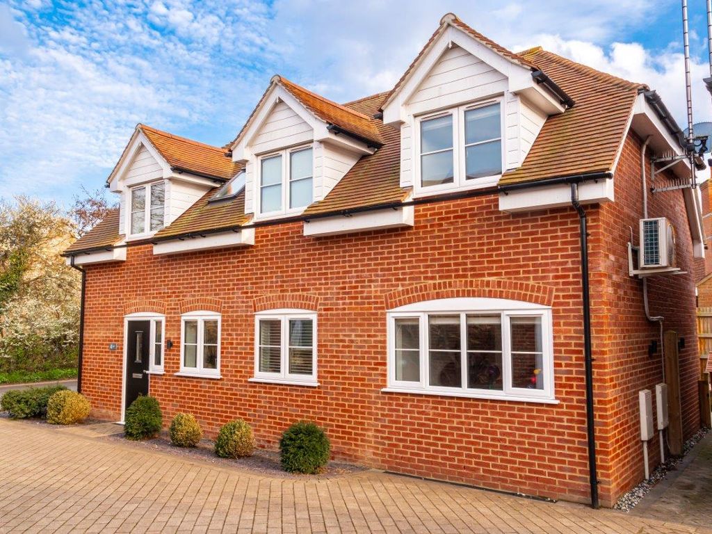 3 bed detached house for sale in Hollow Lane, Canterbury CT1, £465,000