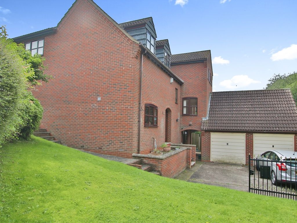 4 bed detached house for sale in Caistor Road, BartonUponHumber