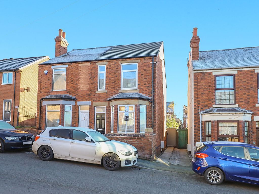 3 bed semidetached house to rent in Station Lane, New Whittington S43