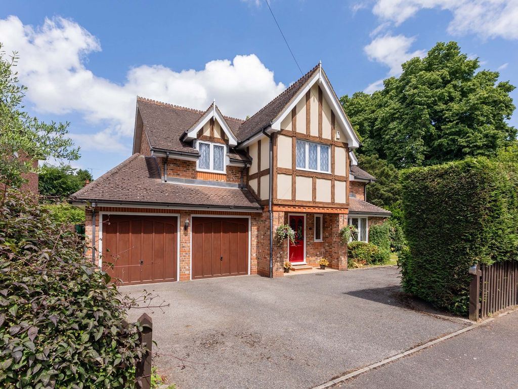 5 bed detached house for sale in Rutland Road, Maidenhead SL6, £