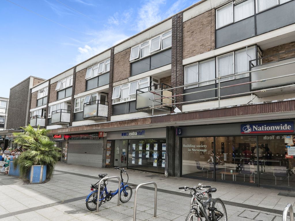 3 bed for sale in Eastgate, Stevenage, Hertfordshire SG1