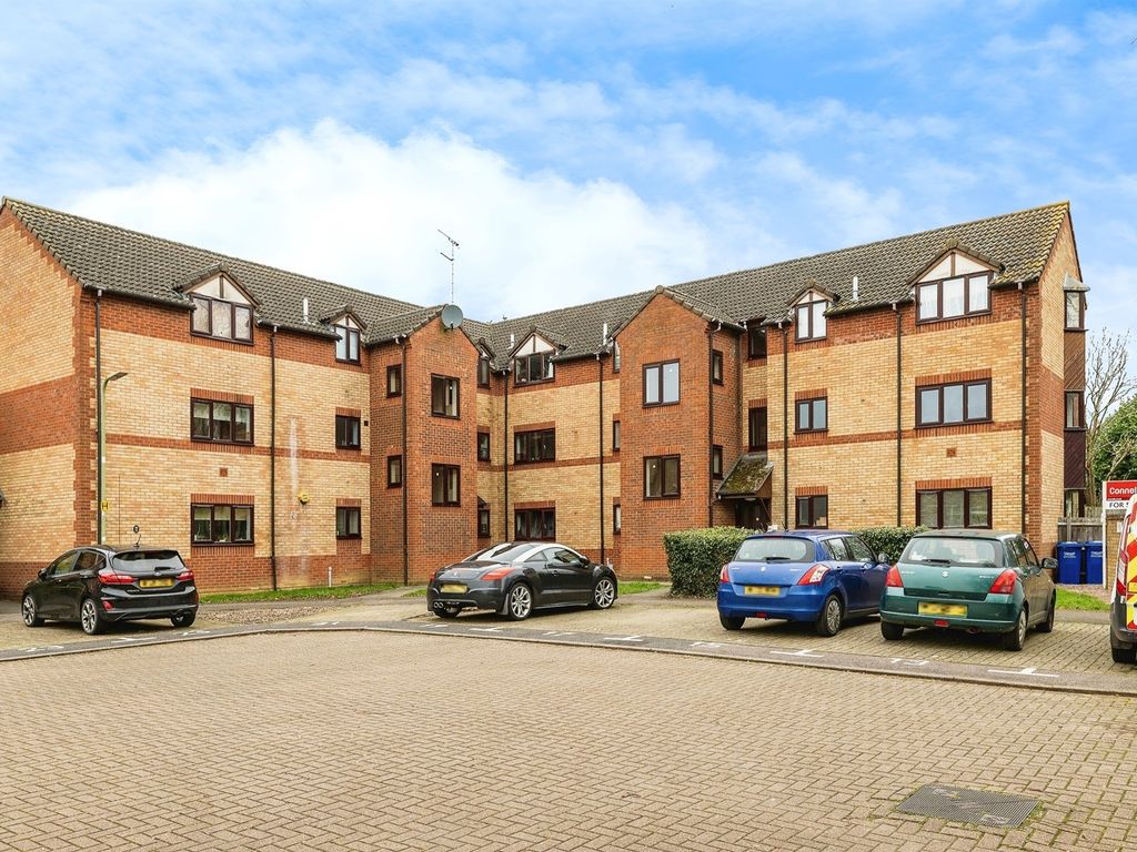 2 bed flat for sale in Broome Way, Banbury OX16, £160,000 Zoopla