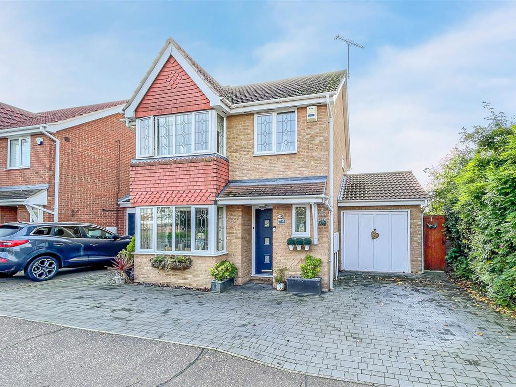 3 bed detached house for sale in Eastcheap, Rayleigh SS6 Zoopla