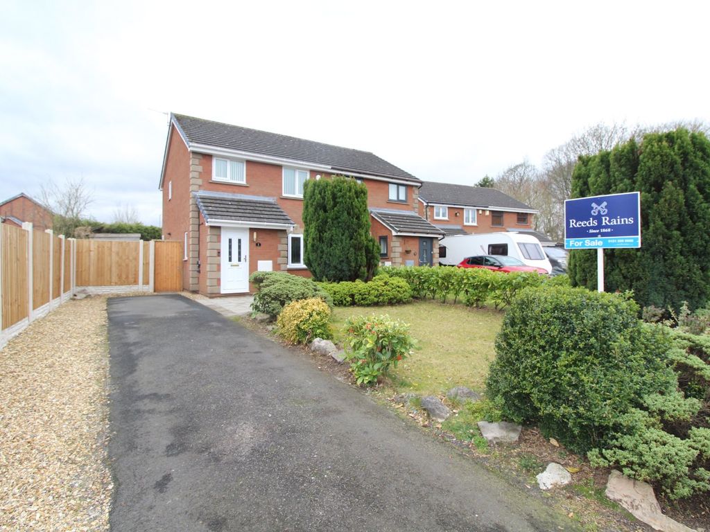 3 bed semidetached house for sale in Ledbury Close, Liverpool