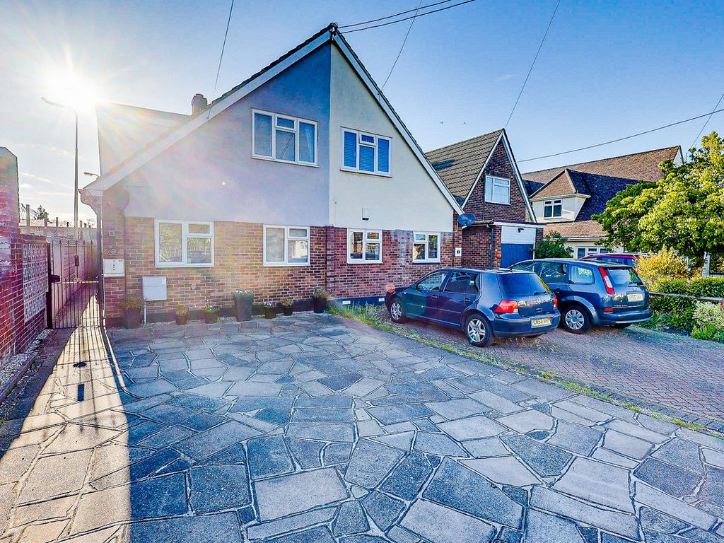 3 bed semidetached house for sale in Waverley Road, Benfleet SS7, £