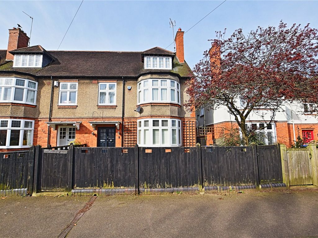 5 bed end terrace house for sale in Park Avenue North, Northampton NN3