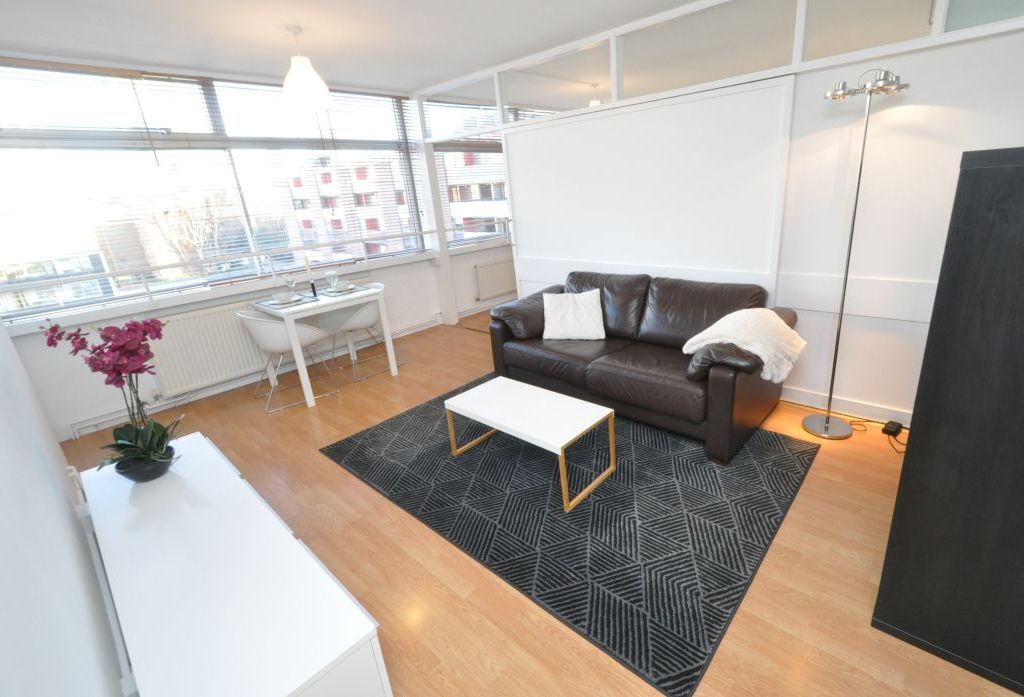 1 bed flat to rent in Golden Lane Estate, London EC1Y, £2,000 pcm - Zoopla