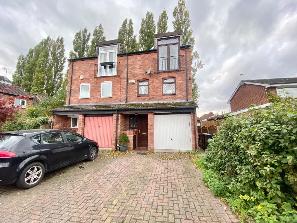 3 bed semidetached house for sale in Crossgate Mews, Stockport SK4