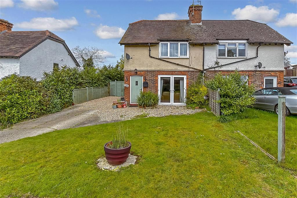 3 bed semidetached house for sale in Henwood Green Road, Pembury, Kent