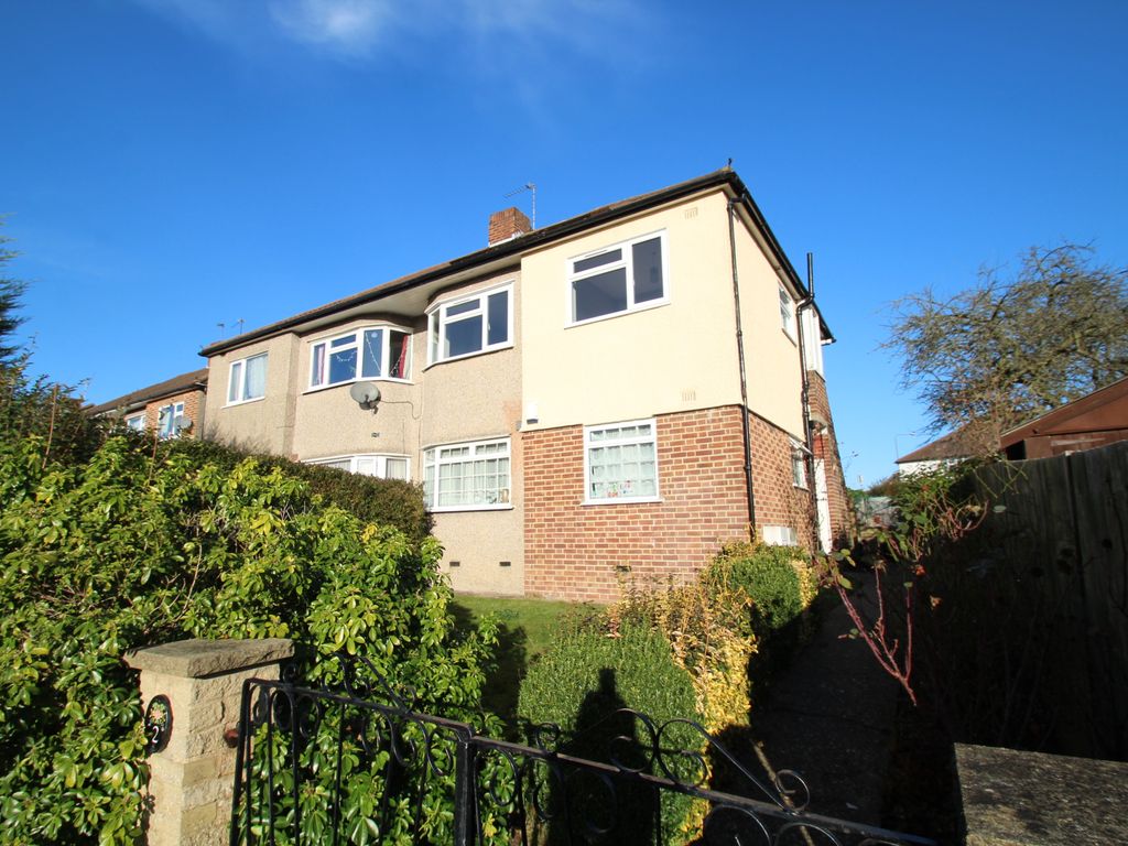 2 bed flat to rent in Kenilworth Road, Petts Wood, Kent BR5, £1,500 pcm
