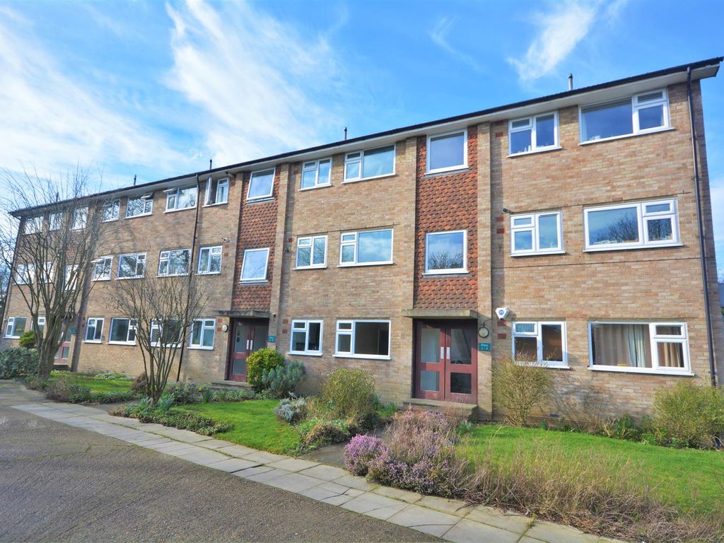 1 bed flat for sale in Cavendish Road, Colliers Wood, London SW19, £