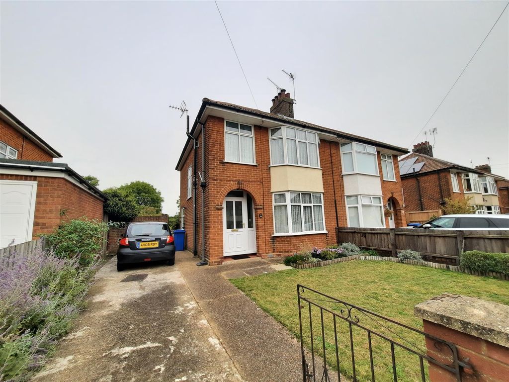 3 bed semidetached house for sale in Medway Road, Ipswich IP3, £