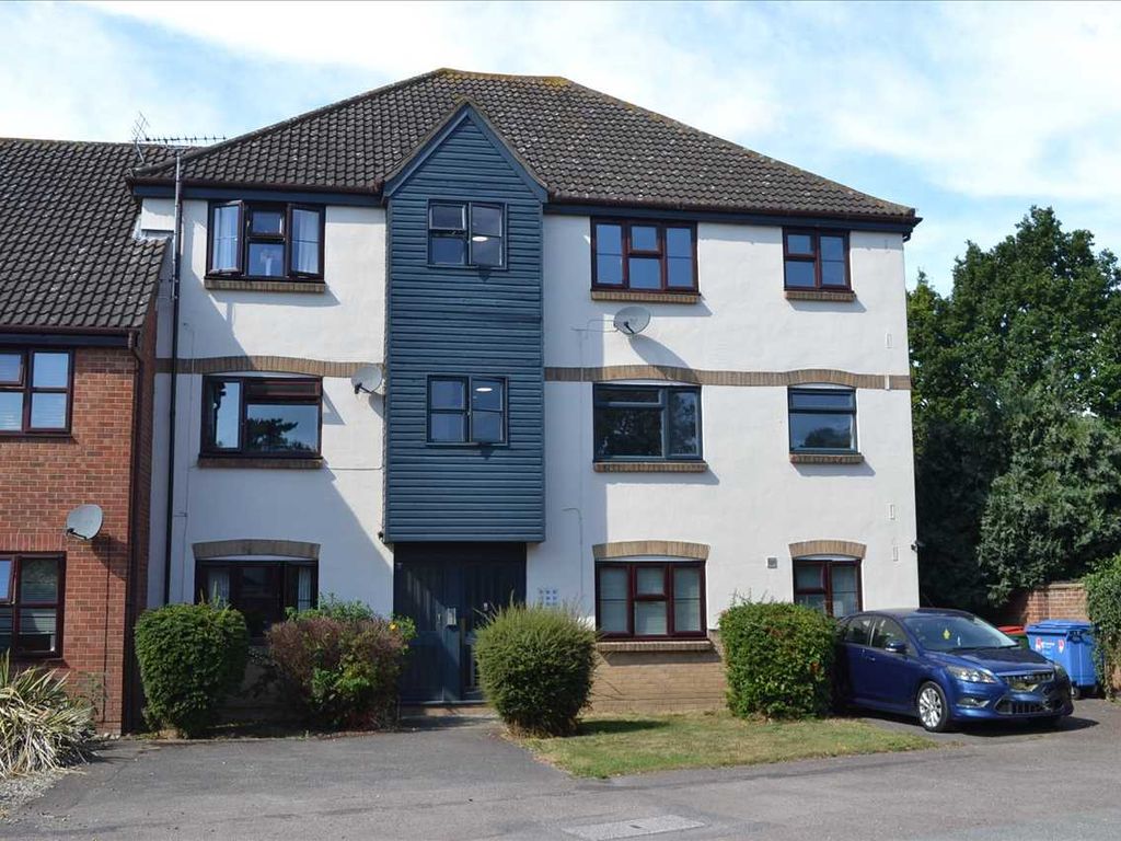 2 bed flat for sale in Redmayne Drive, Chelmsford CM2, £212,500 Zoopla
