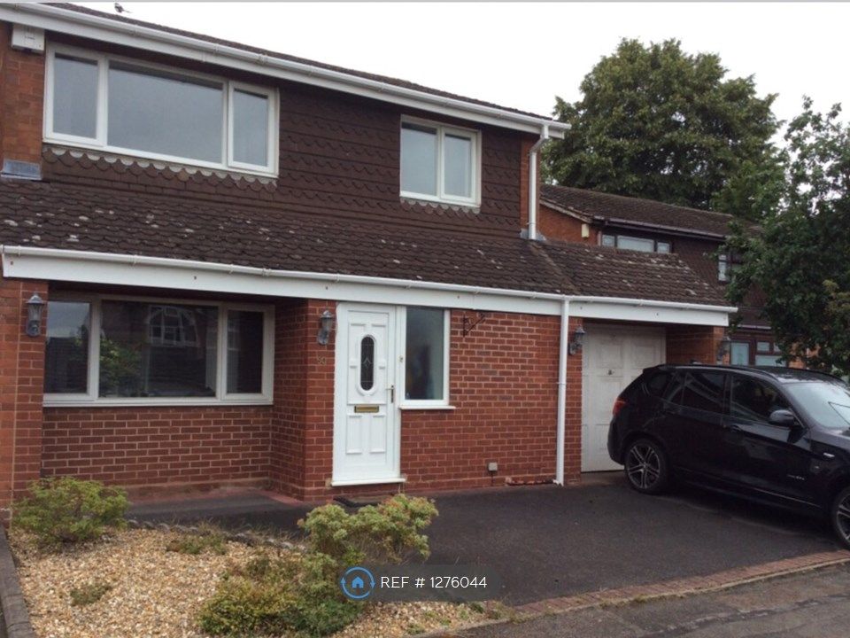 4 bed detached house to rent in Woodfield Heights, Wolverhampton WV6, £
