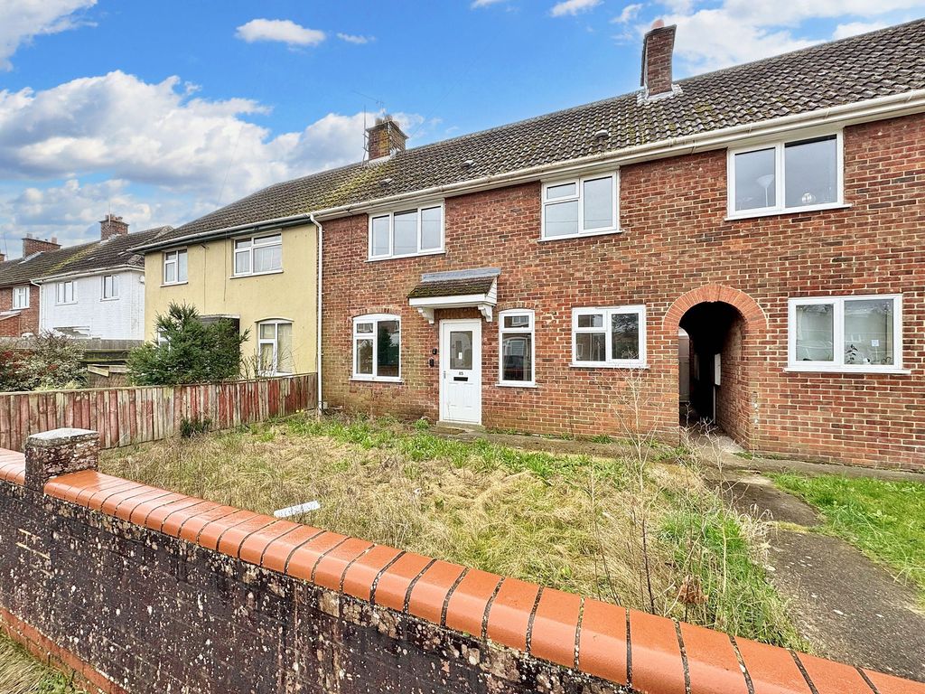 3 bed terraced house for sale in Saxton Road, Abingdon OX14, £250,000