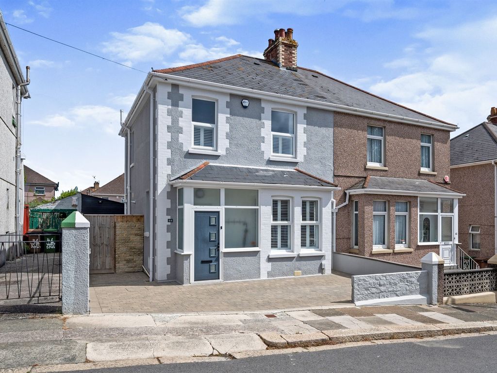 3 bed semidetached house for sale in West Down Road, Beacon Park