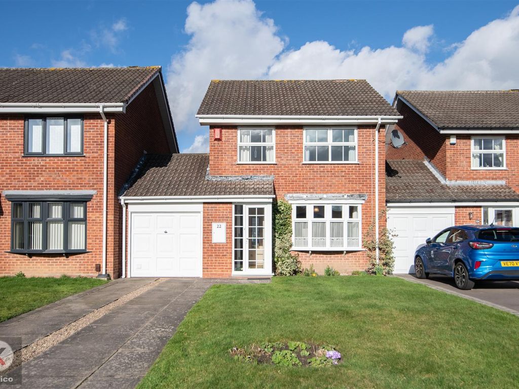 3 bed detached house for sale in Pipers Green, Hall Green, Birmingham