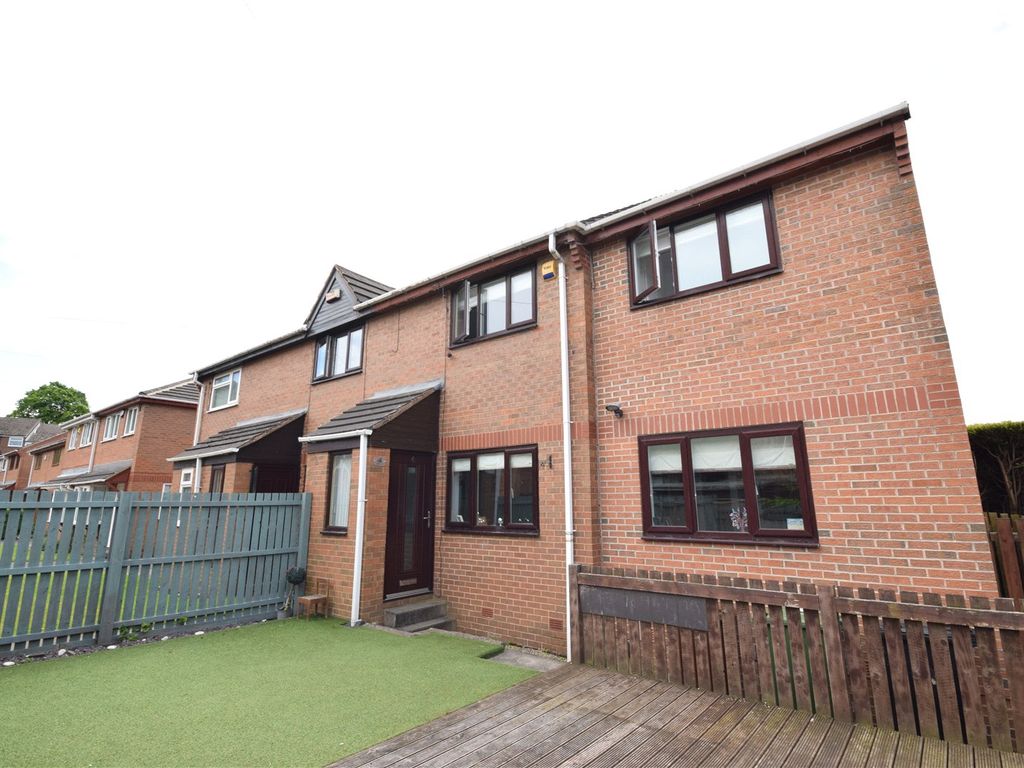 4 bed town house to rent in Elder Croft, Bramley, Leeds LS13 Zoopla