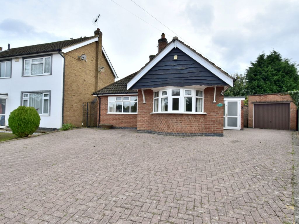 2 bed bungalow to rent in Hayling Crescent, Humberstone, Leicester LE5