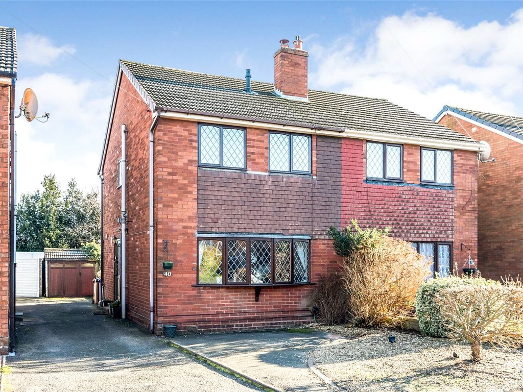 3 bed semidetached house for sale in Woodford Crescent, Burntwood