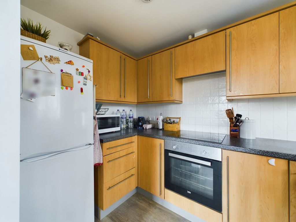 2 bed flat to rent in Temple Place, Reading RG1, £1,375 pcm Zoopla