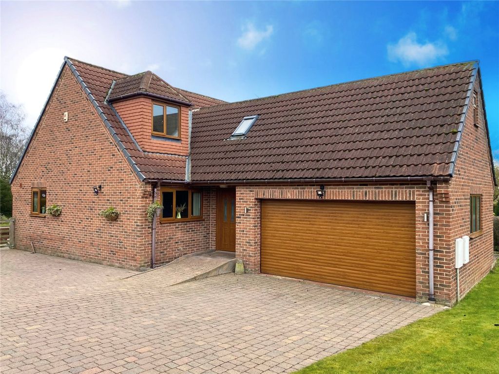 4 bed bungalow for sale in Moat Lane, Wickersley, Rotherham, South