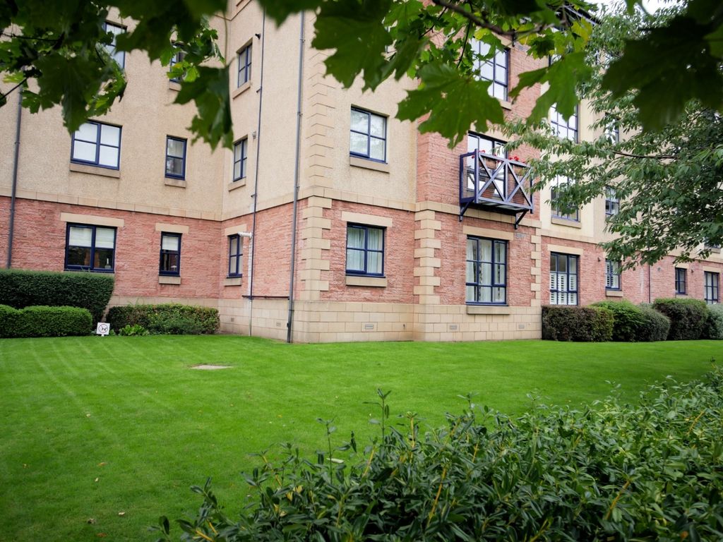 2 bed flat to rent in Russell Gardens, Roseburn, Edinburgh EH12 Zoopla
