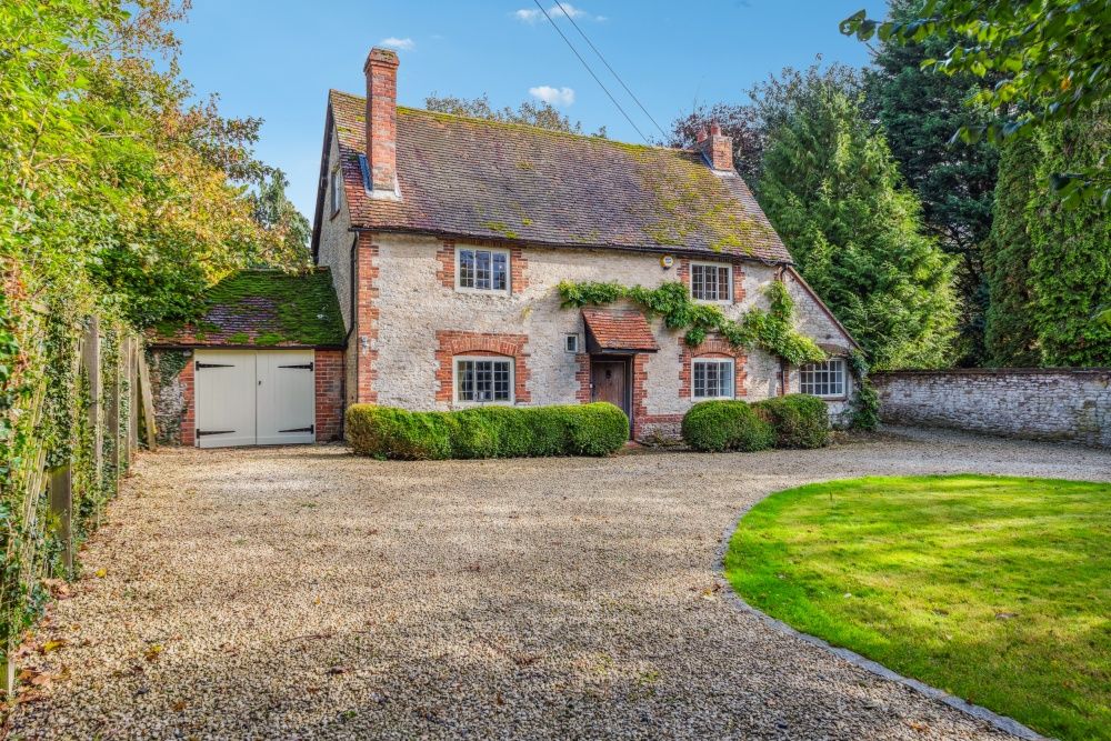 4 bed detached house for sale in Benson Road, Ewelme, Wallingford OX10