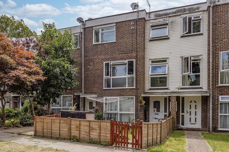 2 bed for sale in Hyde Heath Court, Crawley RH10 Zoopla