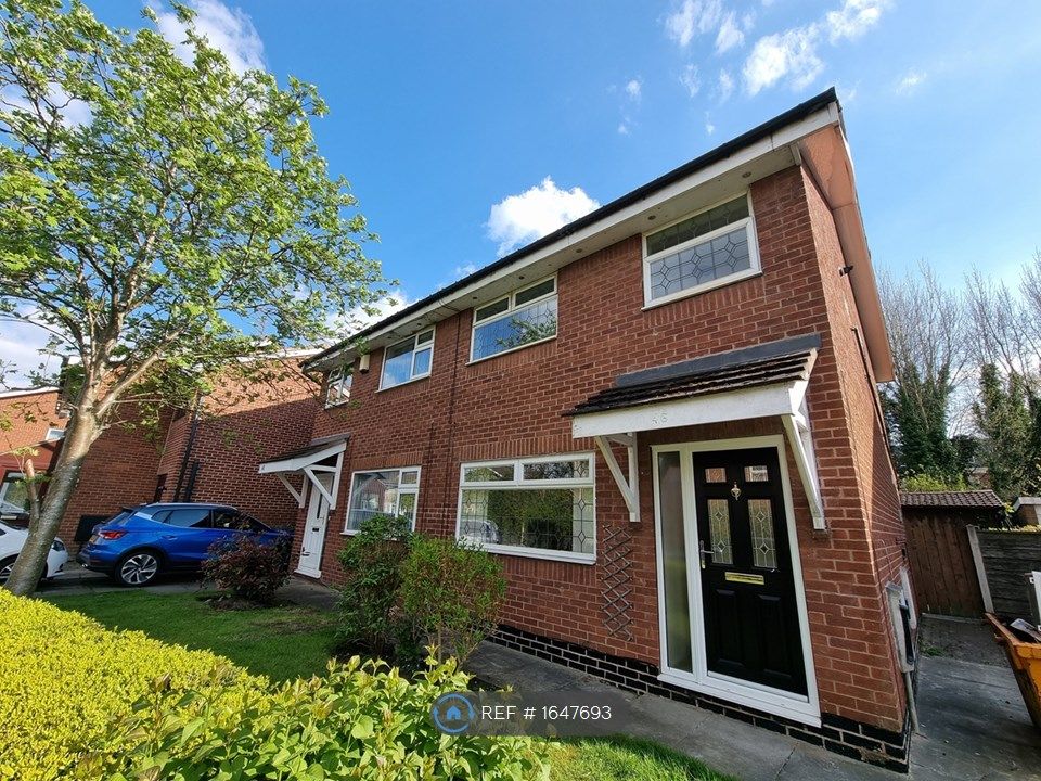 3 bed semidetached house to rent in Threshfield Drive, Timperley