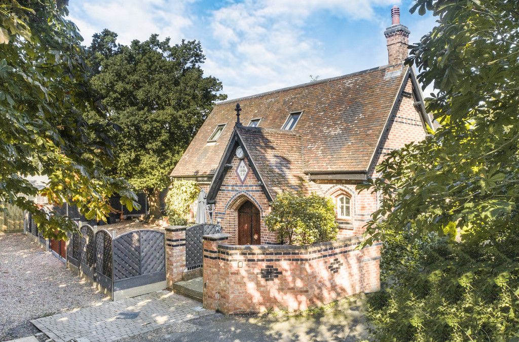 3 bed detached house for sale in Post Office Lane, Leicester LE8, £