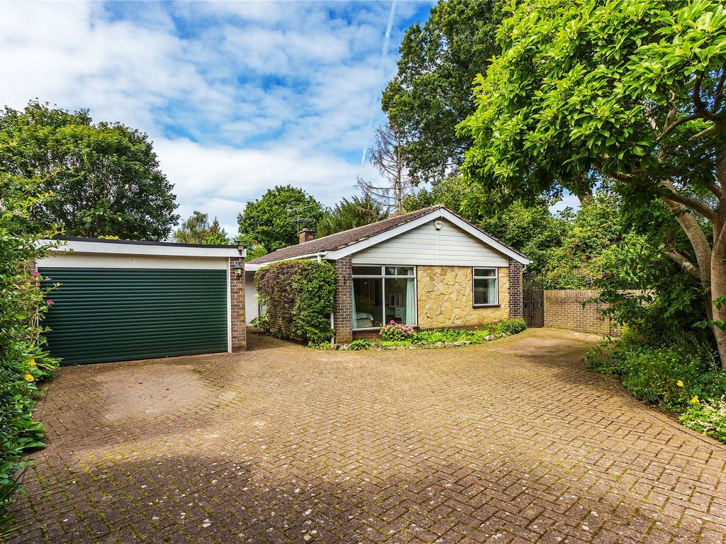 3 bed bungalow for sale in Horsell, Woking, Surrey GU21, £800,000 Zoopla
