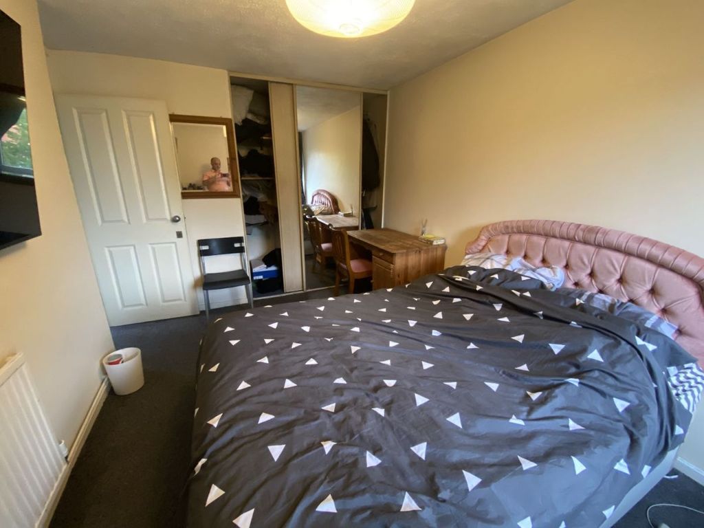 Room to rent in Worcester Road, Sutton SM2 Zoopla