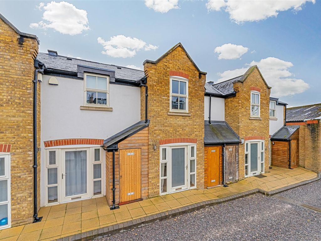 1 bed terraced house for sale in Bridle Lane, St Margarets, Twickenham