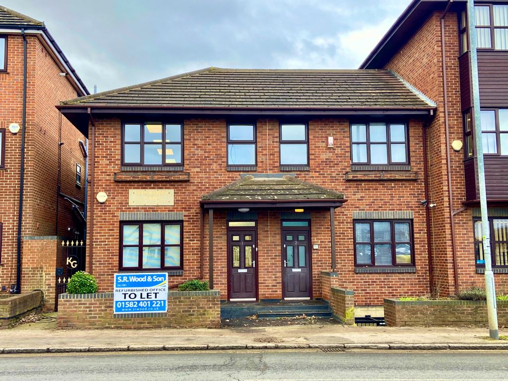 Office to let in Unit 1, Kensworth Gate, High Street South, Dunstable