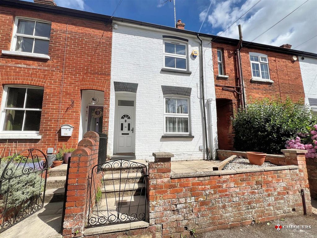 3 bed terraced house for sale in Lower Brook Street, Brookvale
