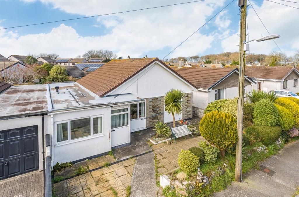 3 bed bungalow for sale in Alexandra Close, Illogan, Redruth, Cornwall