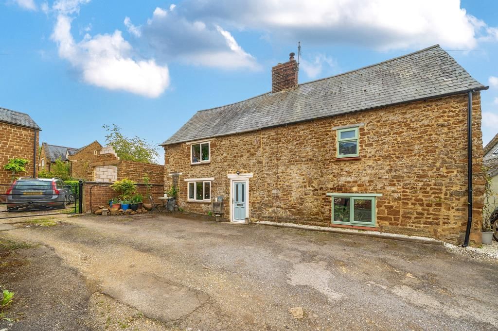 2 bed cottage for sale in Adderbury, Oxfordshire OX17, £375,000 Zoopla