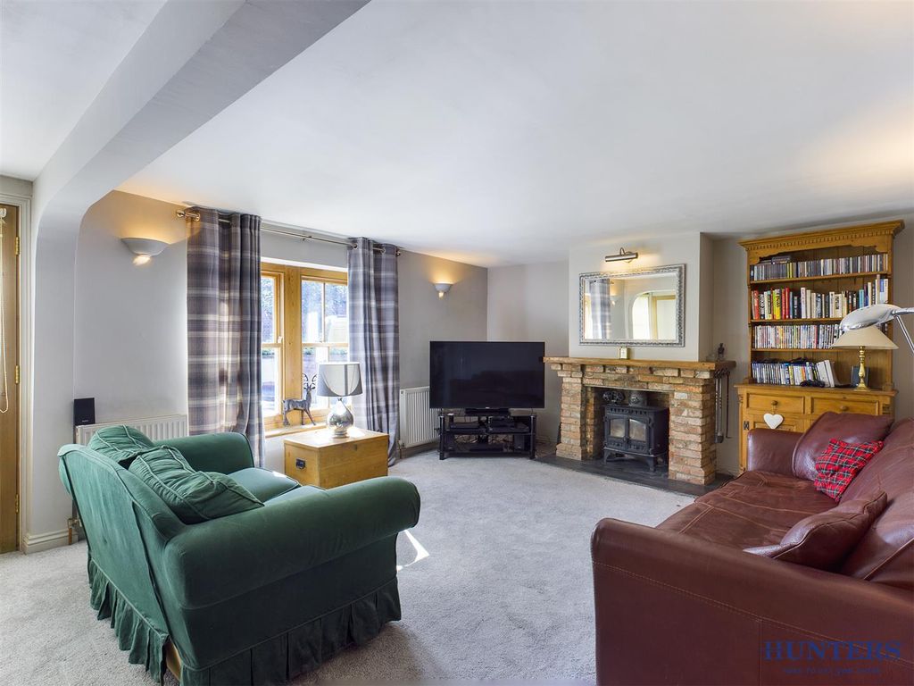 4 bed detached house for sale in York Road, Market Weighton, York YO43