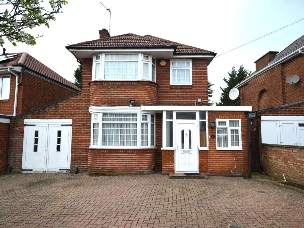 3 bed detached house for sale in Weston Drive, Stanmore, Middlesex HA7