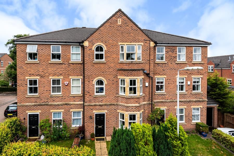 4 bed town house for sale in Lawson Wood Drive, Meanwood, Leeds LS6