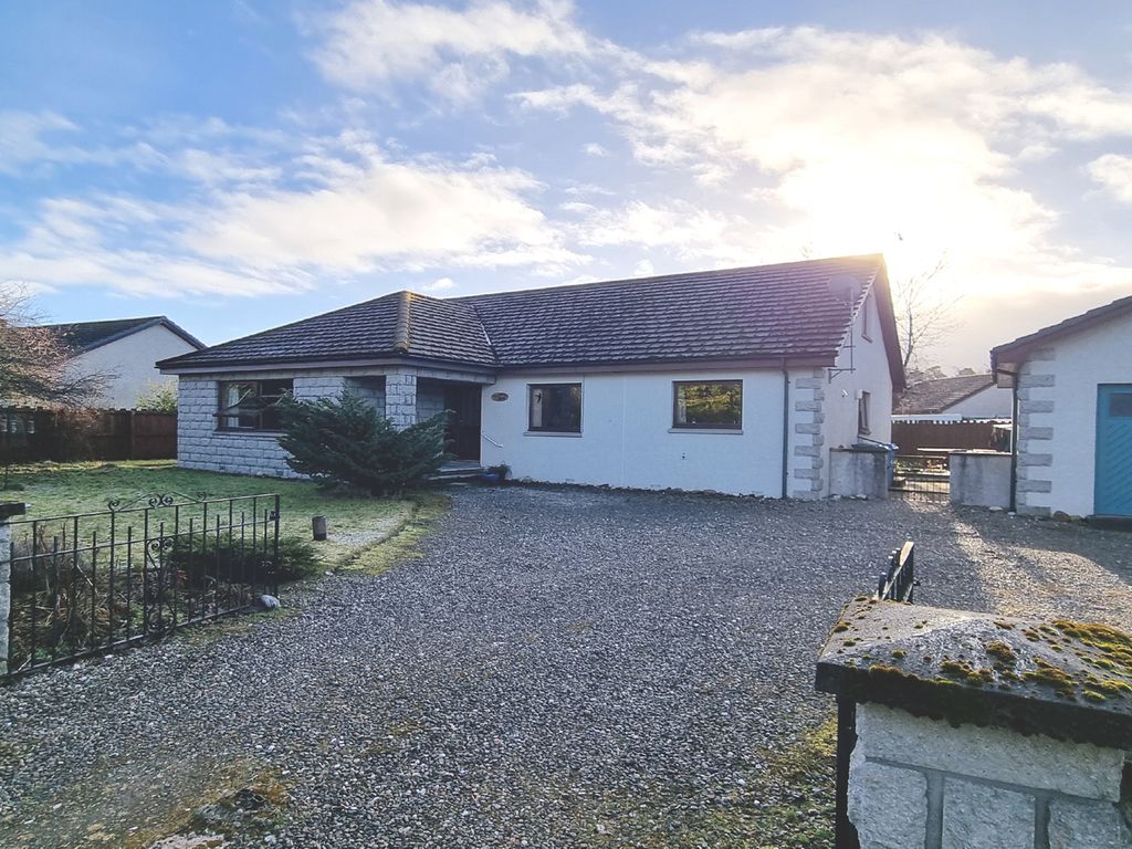 5 bed detached house for sale in Nethy Bridge PH25, £370,000 Zoopla