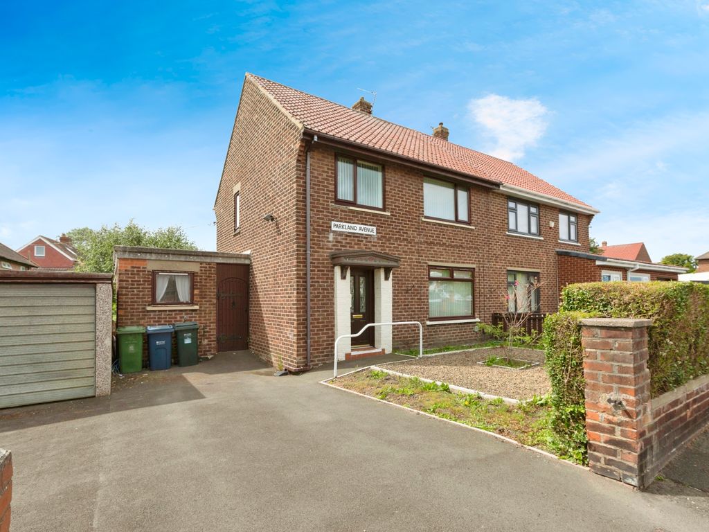 3 bed semidetached house for sale in Parkland Avenue, BlaydonOnTyne